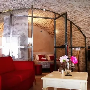 De Charme Avec Plein D Authenticité Du 13 ème Siècle. 40m² , Châteauneuf-du-Pape France